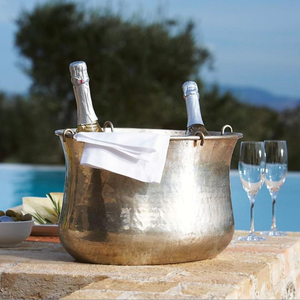 klasicka stolna chladnicka na vino darcek vinarsky doplnok stojan na vino bronz strieborna mediteranska vintage vinarne restauracia bistro lameridiana stojan na vino.jpg